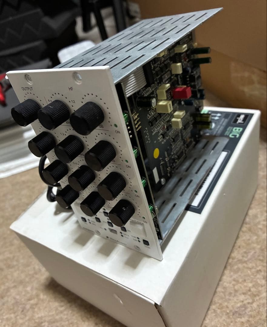 WESAUDIO ( ウェスオーディオ ) _HYPERION