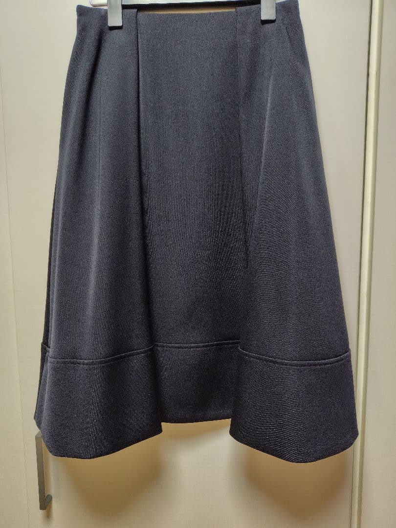 エムプルミエブラック　スカート　ネイビー 新品・未使用　定価26,400円