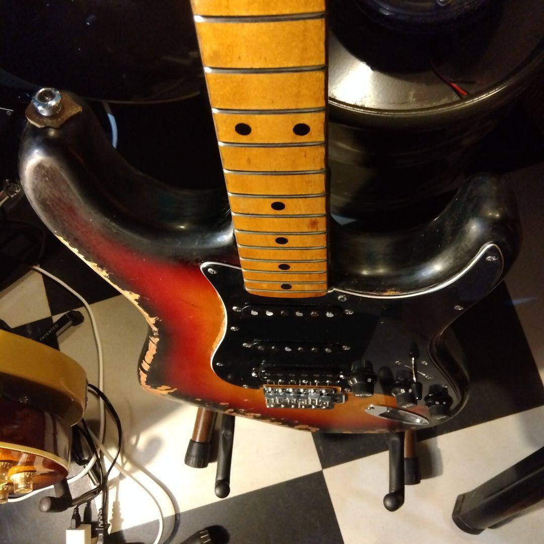 レリック、ストラトキャスター サンバースト！コンポーネントギター！