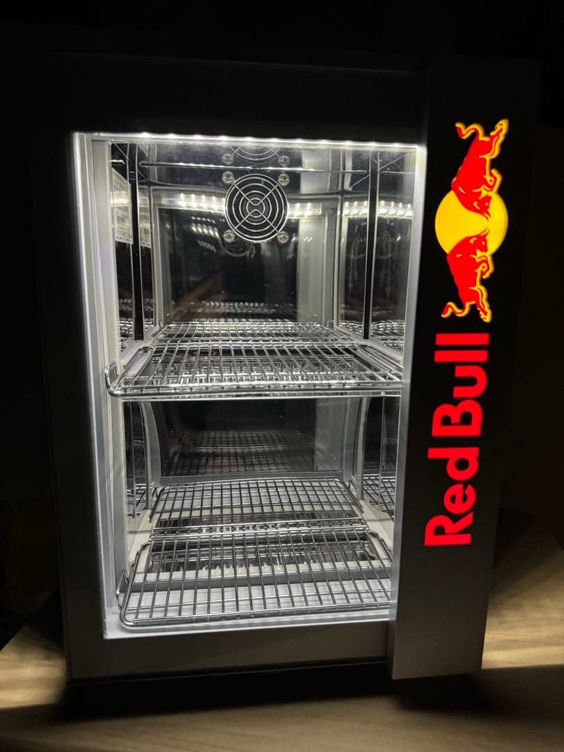 新品未使用】レッドブル 冷蔵庫 早い者勝ち - メルカリ