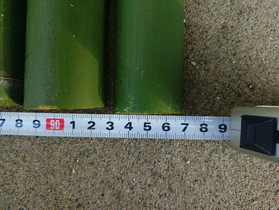 【ri-u-mi 二ライカナイさま専用】60㌢半割竹（青竹）