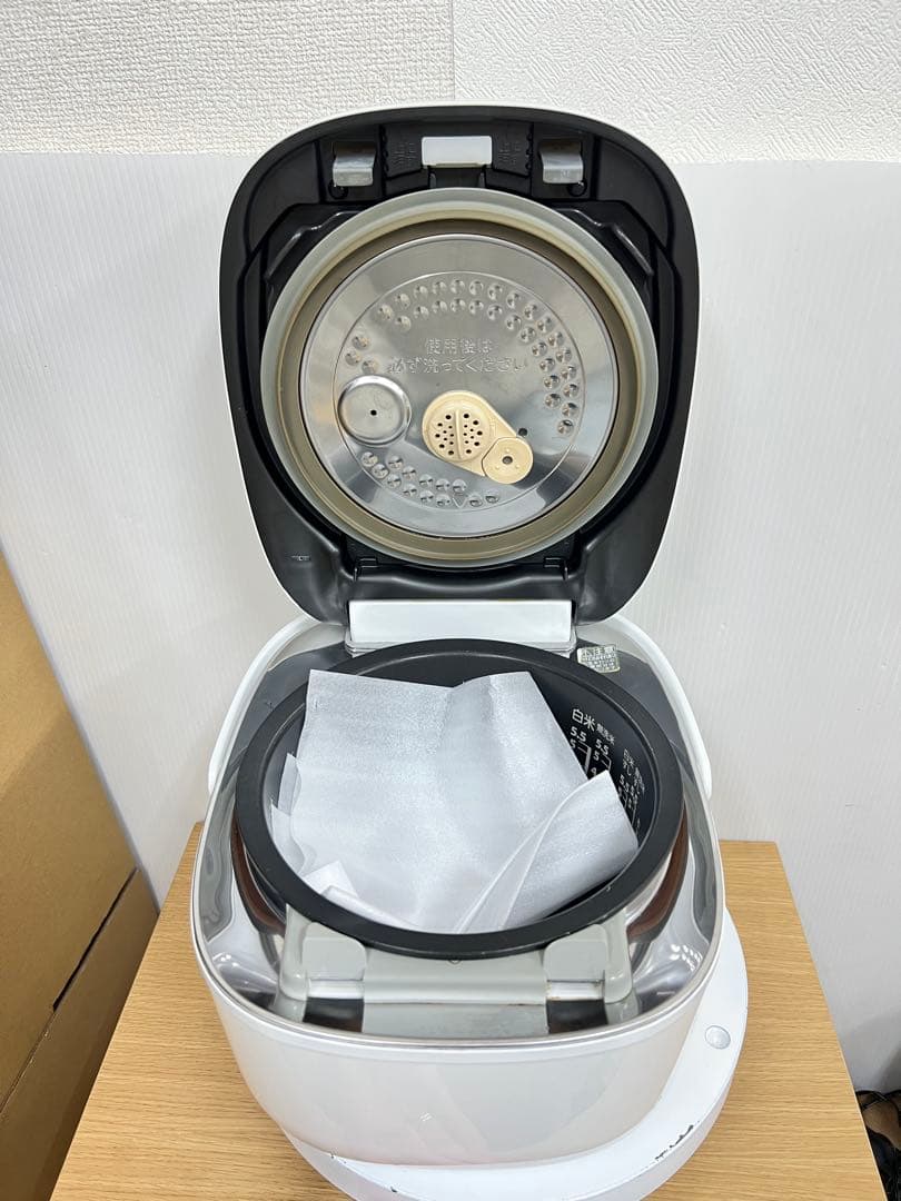 TOSHIBA 真空圧力IH炊飯器 RC-10VSN 1.0L 2019年製