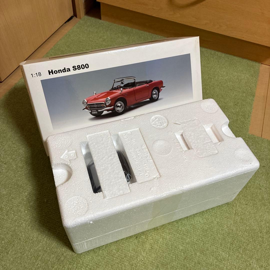 オートアート　1/18 S800 レッド