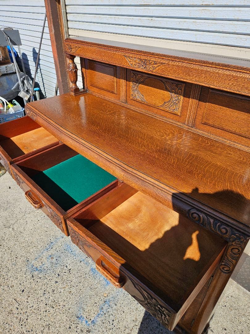 英国アンティーク オーク材のサイドボード バルボス装飾 バフェ 飾り棚