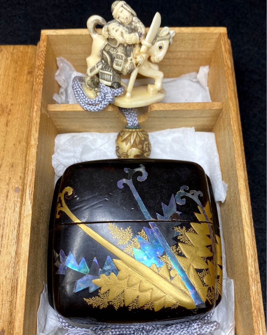 江戸時代 蒔絵印籠 木箱付 102g 東Y6-0910☆2Fトカサ