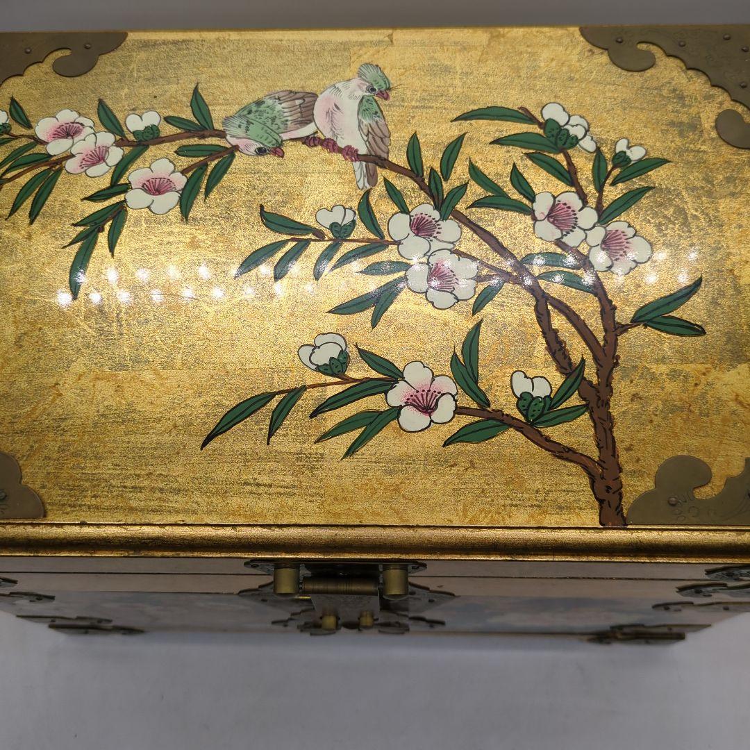 金箔装飾 花鳥模様 漆塗り　金色箱　宝石箱　骨董品　時代物　旧家　初出　蔵出