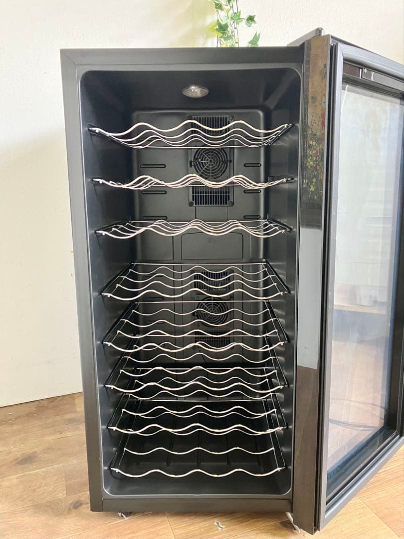美品☆ワインセラー 32本 家庭用 ペルチェ方式 78L ブラック コンポジット