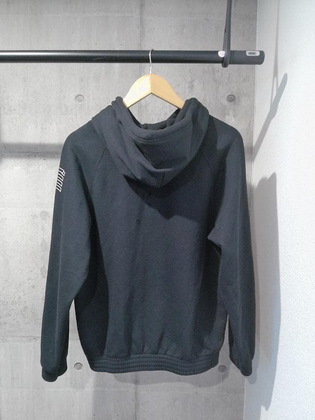 ナンバーナイン ダメージ加工 エンブレム プリント スウェット パーカー 3 黒