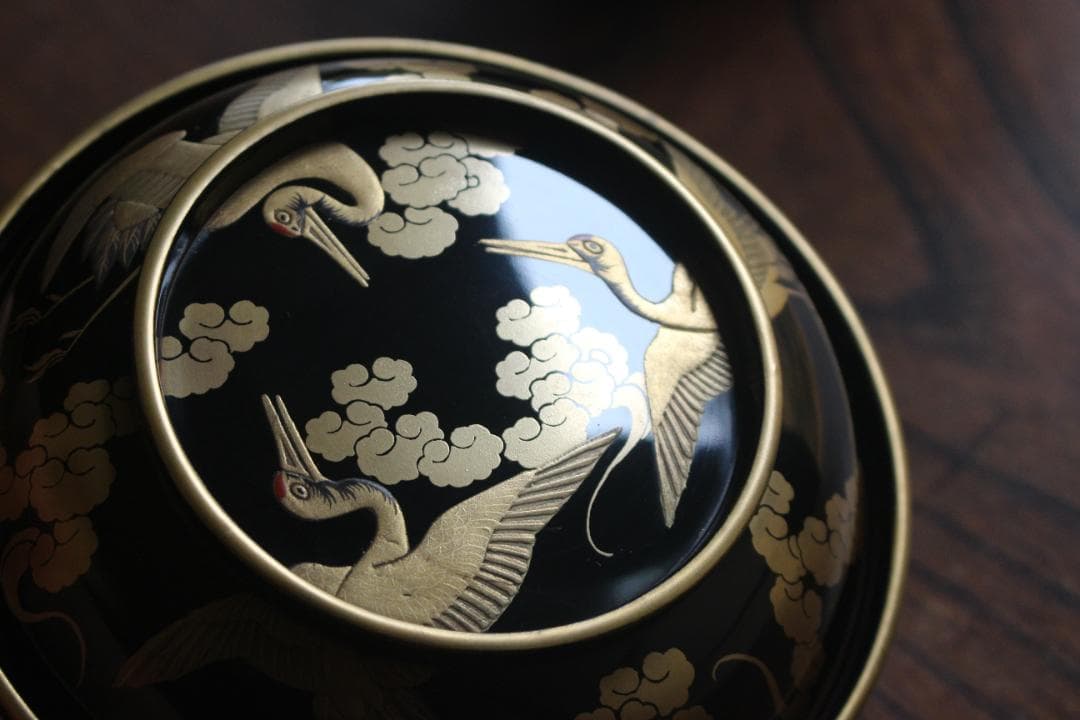 高台縁傷のみ！時代金縁黒漆に極上雲鶴蒔絵の映える煮物
