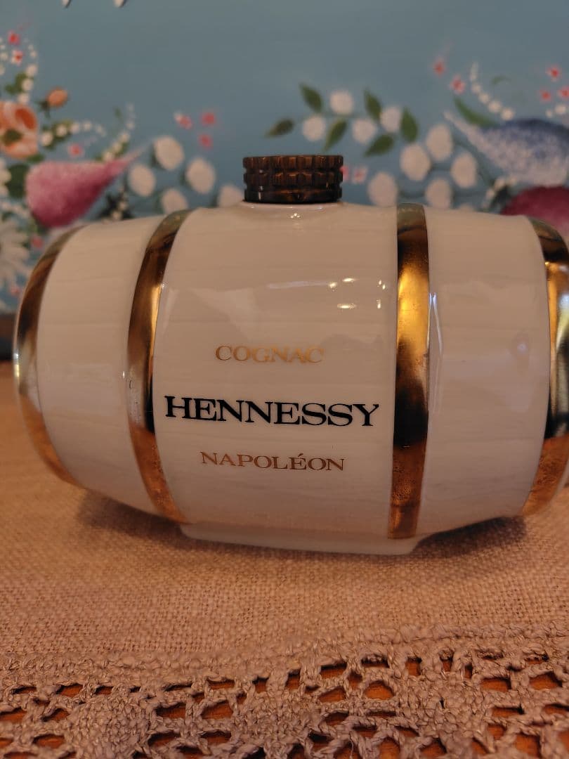未開封ヘネシー ナポレオン コニャック 樽型 陶器ボトル ブランデー