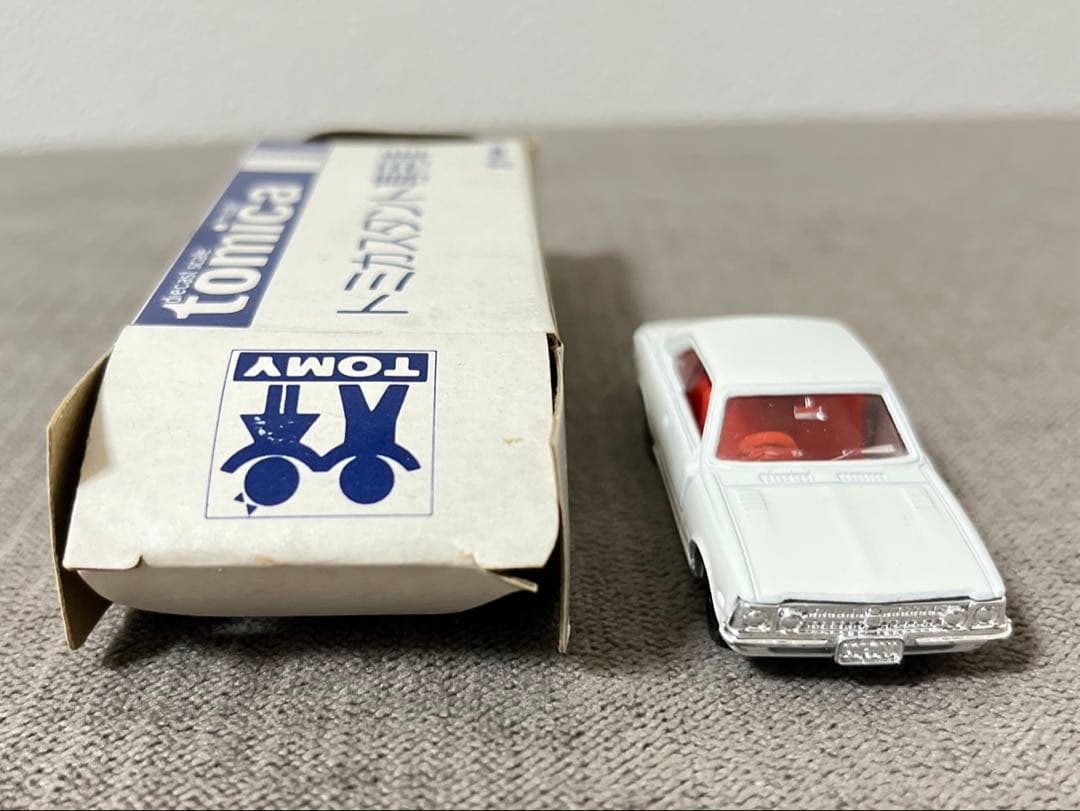 トミカ 日本製 黒箱 89 トヨタ コロナ 2000GT スタント専用車