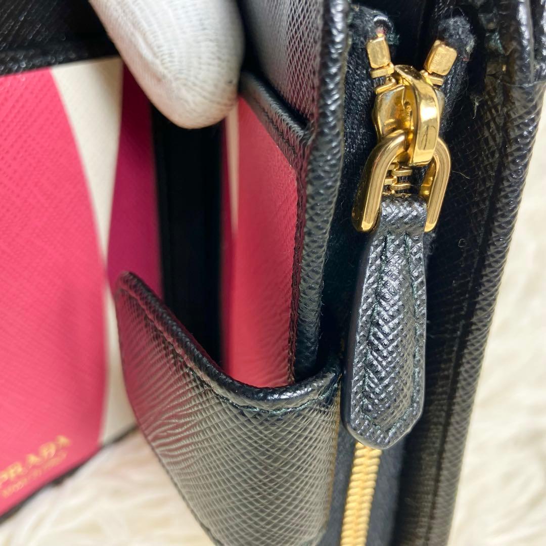 【未使用級】 プラダ 現行 折財布 サフィアーノ メタルロゴ IC内蔵