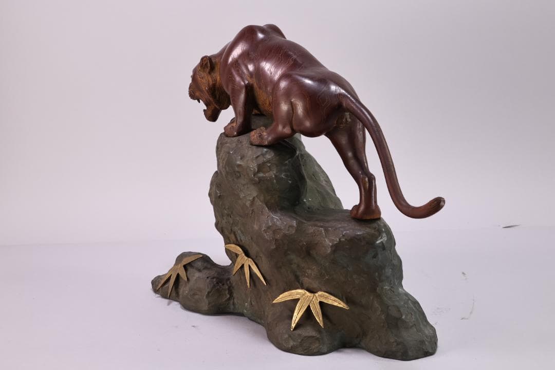 RITAO CHAN専用、時代銅製　春宗銘　鋳銅 「 竹虎 」 玉眼　BK72