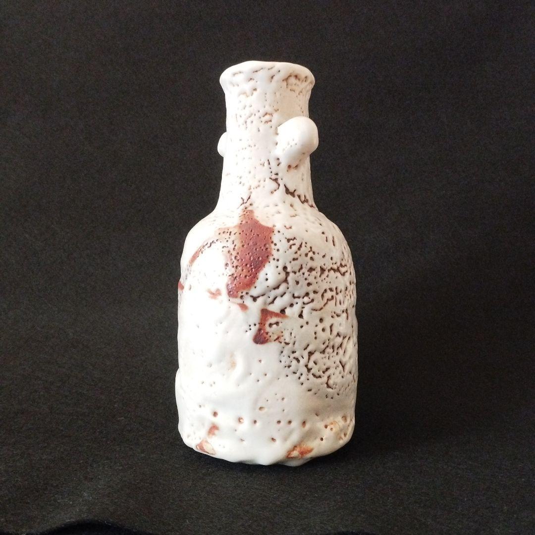 若尾利貞　志野花入