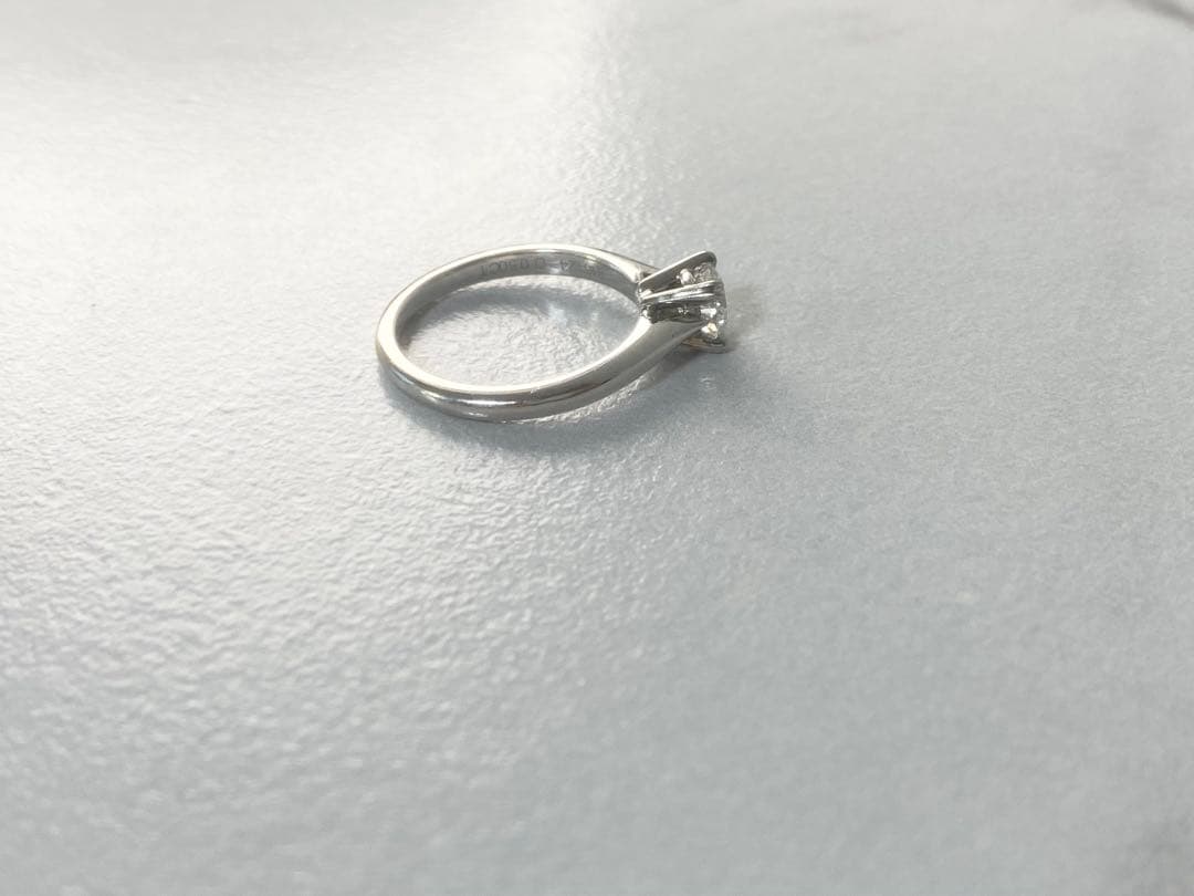 【HARRY WINSTON】ハリーウィンストン婚約指輪