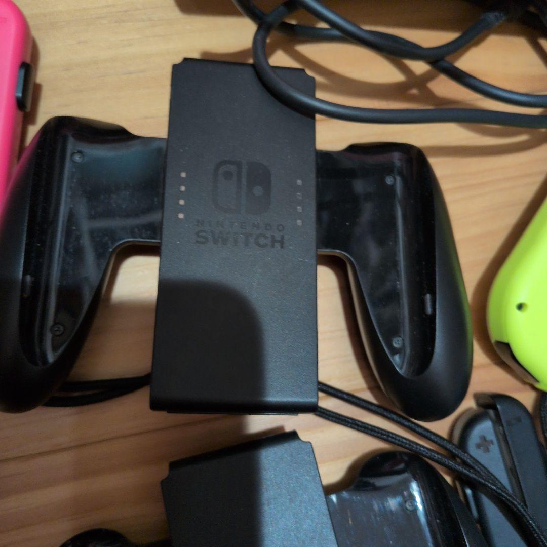 Nintendo Switch 本体および周辺機器ジョイコン付き