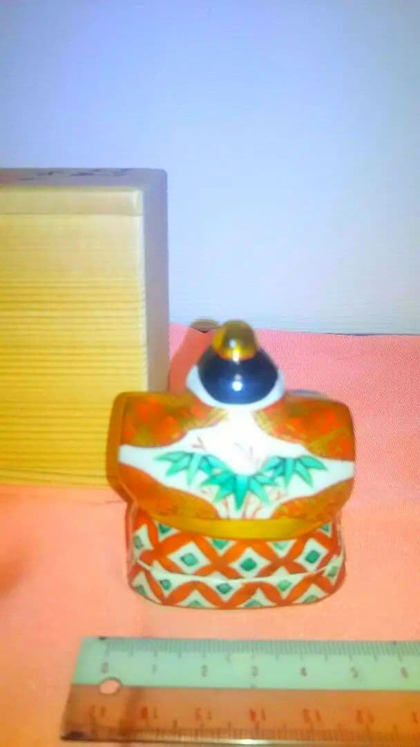 色絵香合、立ち雛人形、昭阿弥作。