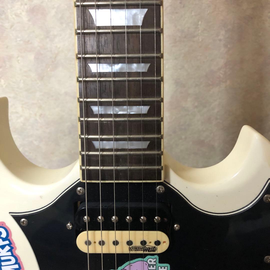 Blitz by Aria Pro Ⅱ SGステッカー付きホワイトエレキギター