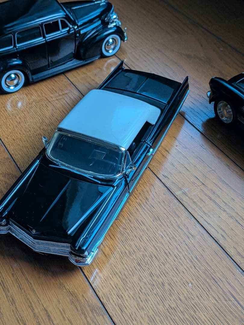 ミニカー4台セット アメ車 CHEVROLET CADILLAC