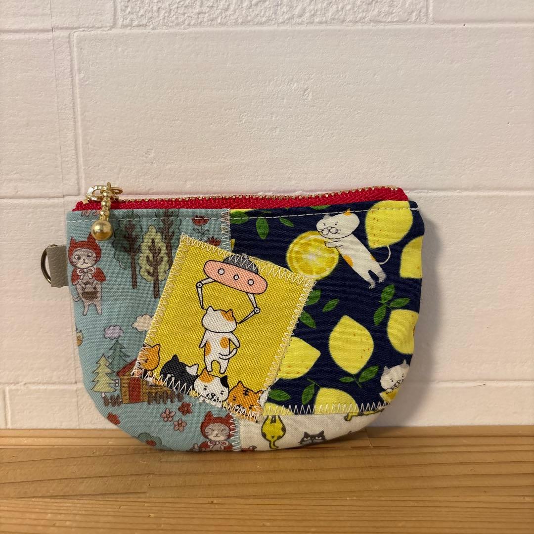 感謝価格　SALE 猫柄　猫ちゃん大集合ポーチ　パッチワーク　人気　ハンドメイド