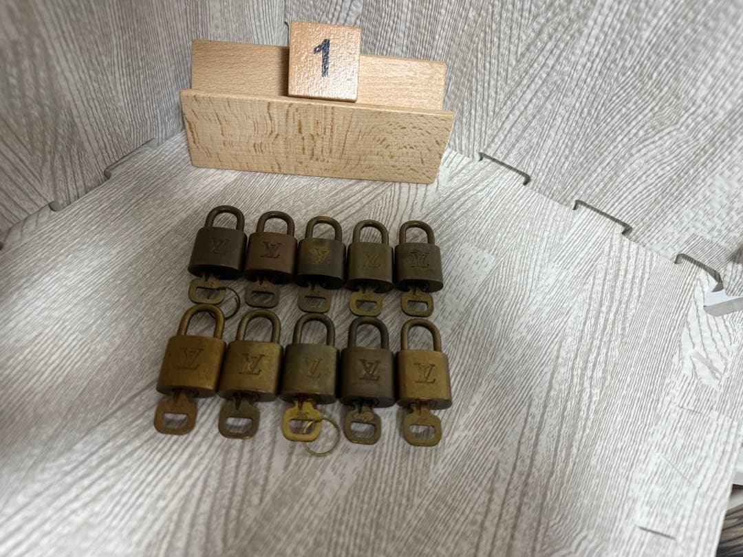 LOUISVUITTON ルイヴィトン パドロック10点セット 南京錠 カデナ ルイ
