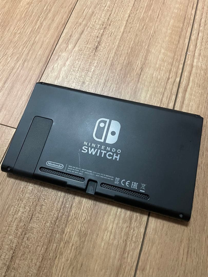 Nintendo Switch 本体　レッド　ネオンパープル