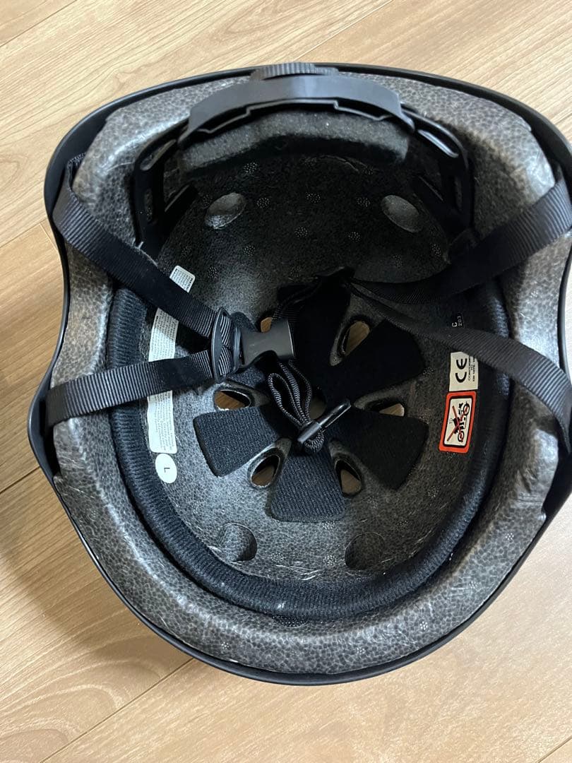 【中古品】スケートボード　コンプリート　（ヘルメット&収納ケース付き）