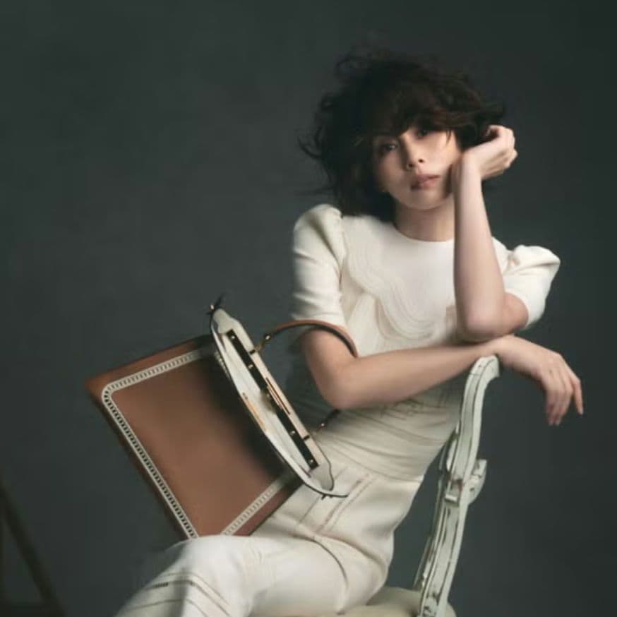 美品【フェンディ】ピーカブー　アイシーユー　ミディアム　刺繍　ハンドバッグ