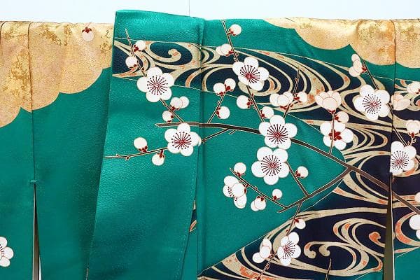 美品 振袖 緑 枝梅 雲取 流水 金彩加工 身丈160cm お洒落 フォーマル
