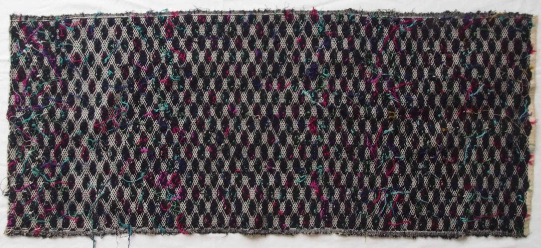 中国貴州省で入手、約300の格子状菱形紋に6花弁紋