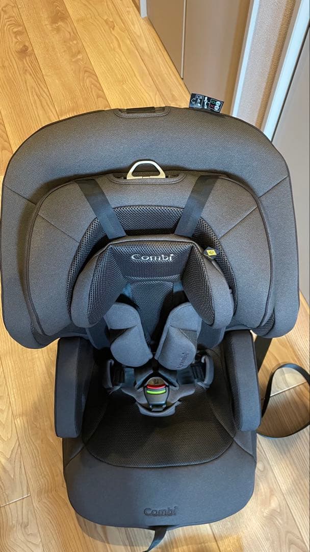 【美品】コンビ(Combi)ジョイトリップ アドバンス プラスISOFIX対応①