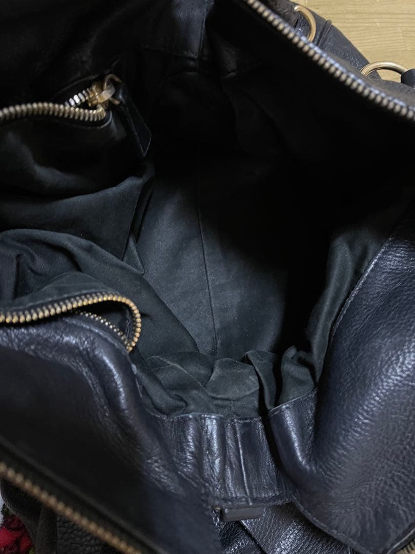 MIU MIU ブラックレザー ハンドバッグ　ゴールド