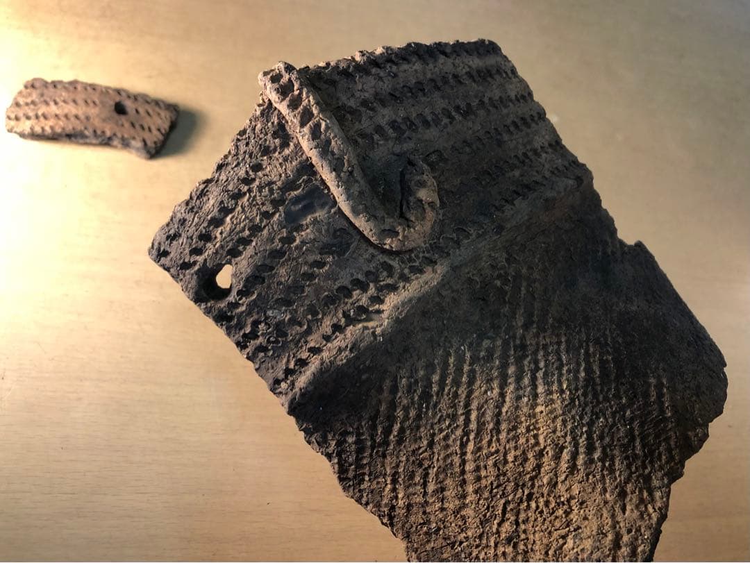 土器の欠片 縁の部分 No.660」です。