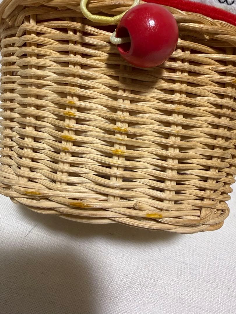 希少！！】HELLOKITTY 藤のカゴ ボックス うさぎちゃん付き