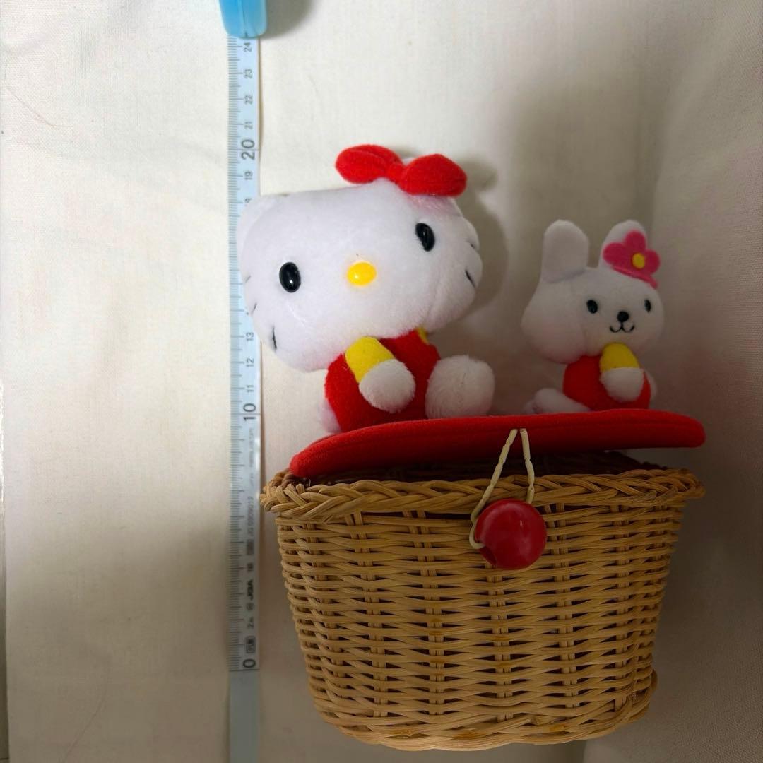 希少！！】HELLOKITTY 藤のカゴ ボックス うさぎちゃん付き