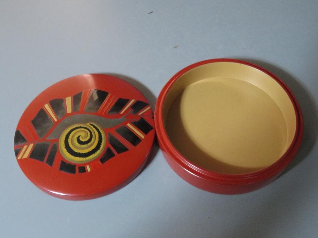 ◆250◆かたつむり蒔絵蓋物　小物入 漆器 燠人