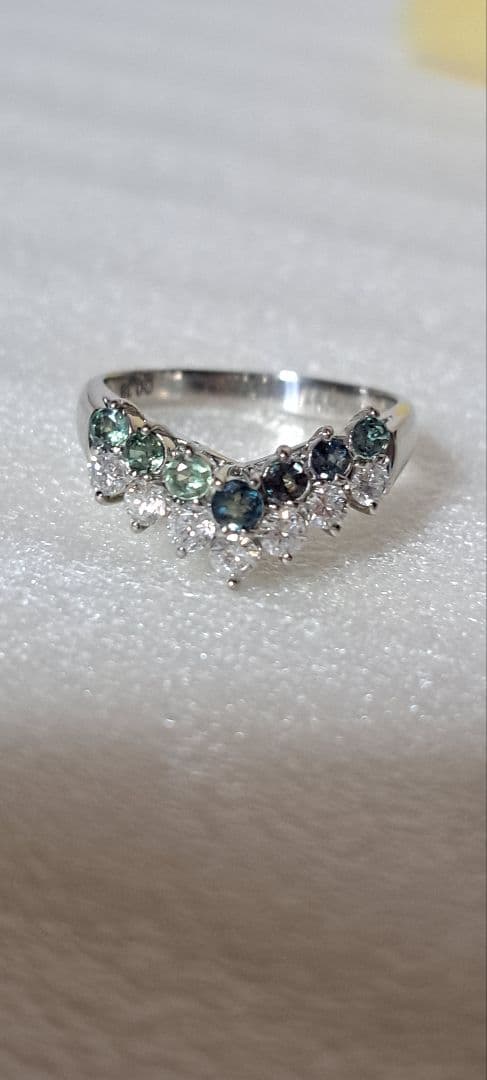 アレキサンドライトダイヤモンドリング12号計0.75カラット