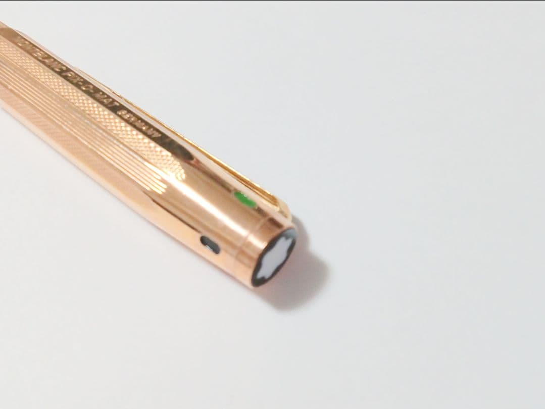 MONT BLANC 4色ボールペン ノック式 ゴールド本体