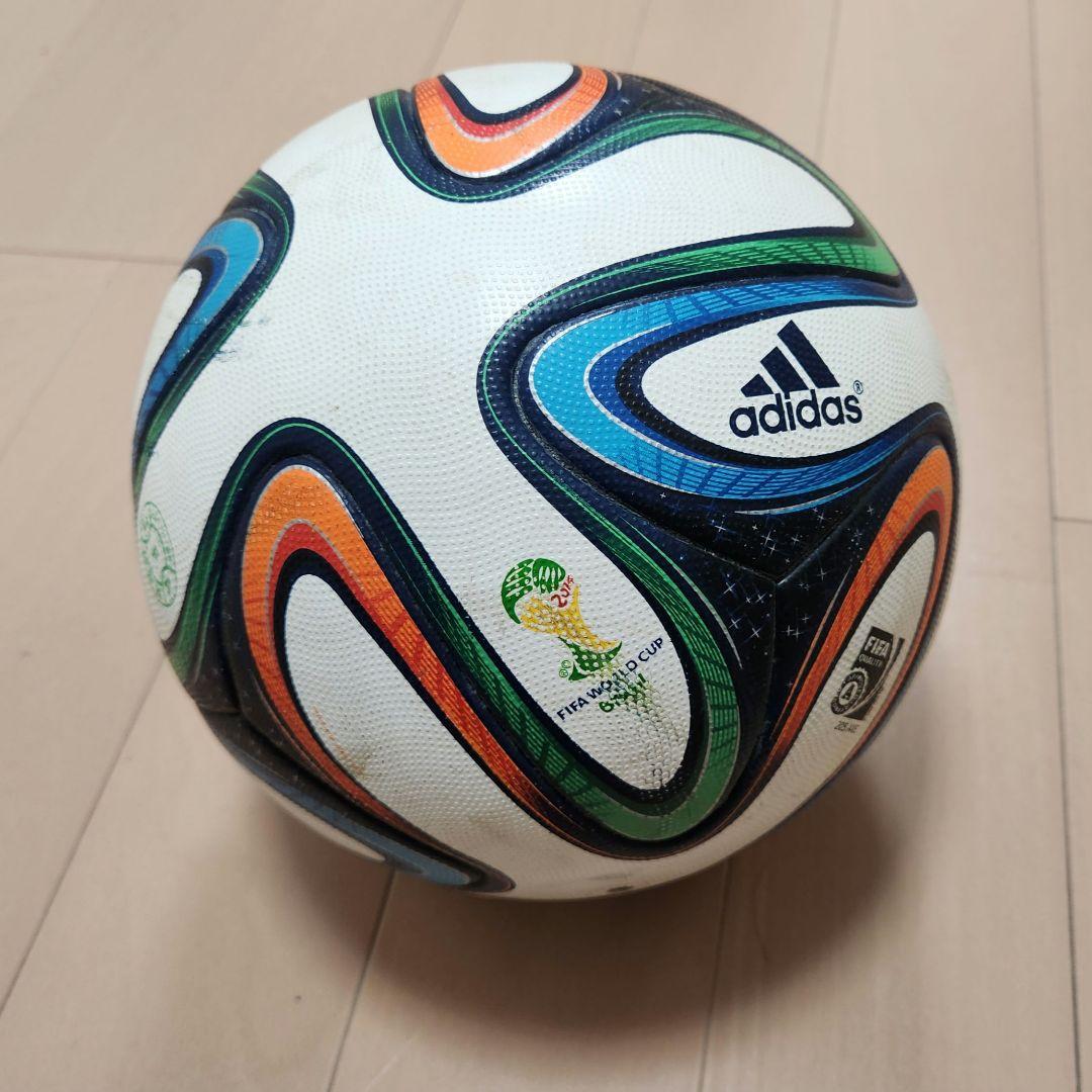 サッカーボール アディダス ブラズーカ 5号球 brazuca 公式球 - メルカリ
