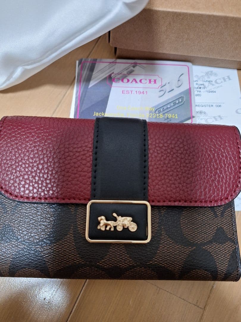 新品未使用　COACH 　折り財布