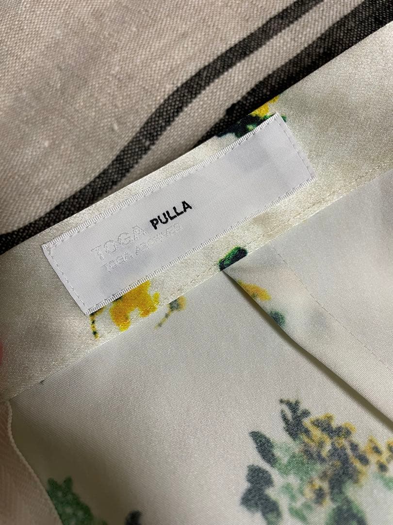 最終値下げ！TOGA PULLA トーガプルラ 花柄フレアスカート ホワイト