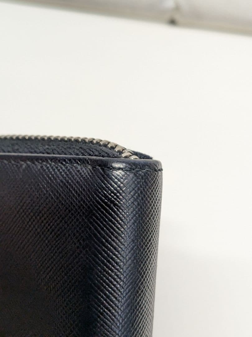 ひろす様　PRADA プラダ ケース