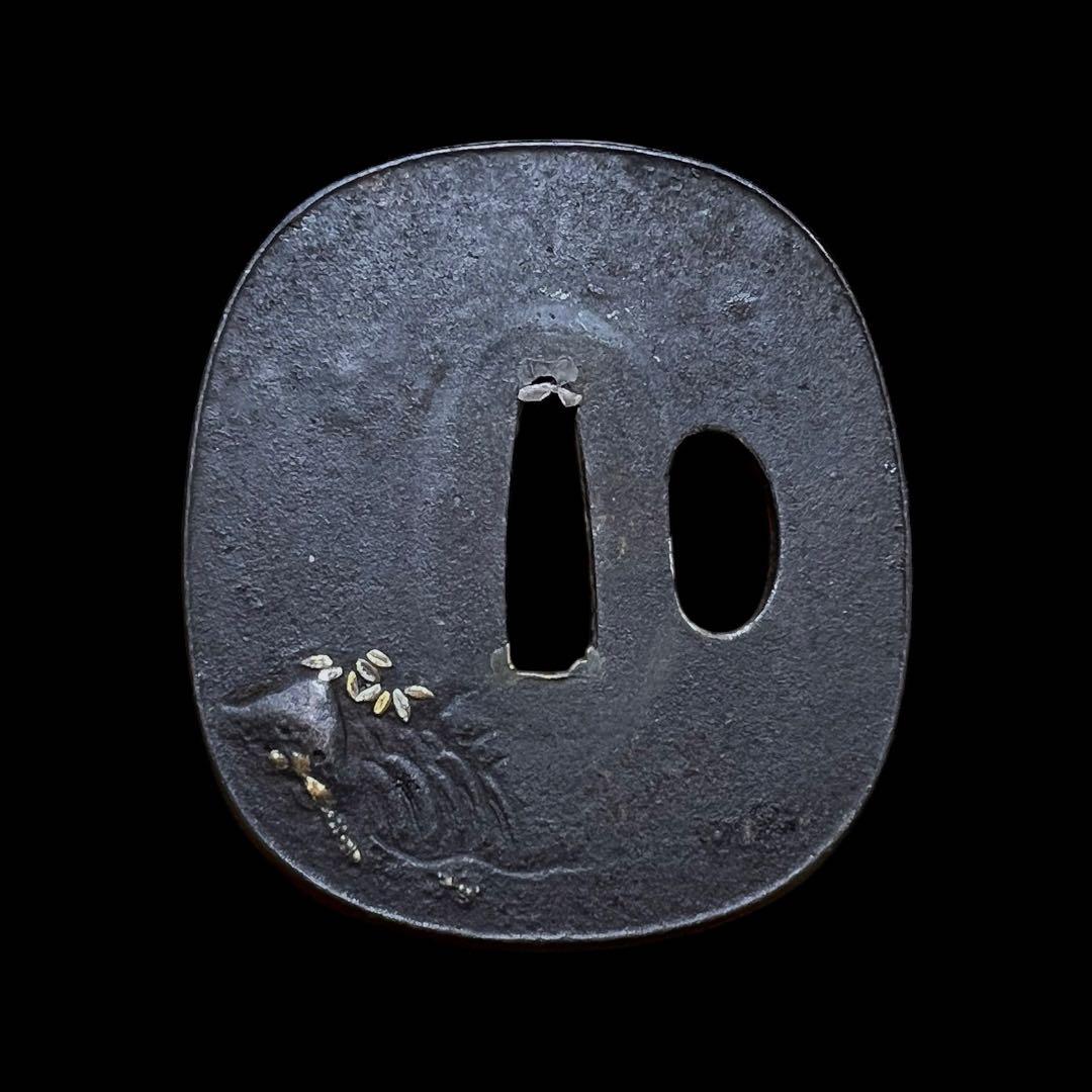 グ*ー様 鸛《古美術》刀装具 本歌 無銘 鉄地 金象嵌人物画花水風景図 鍔 武具