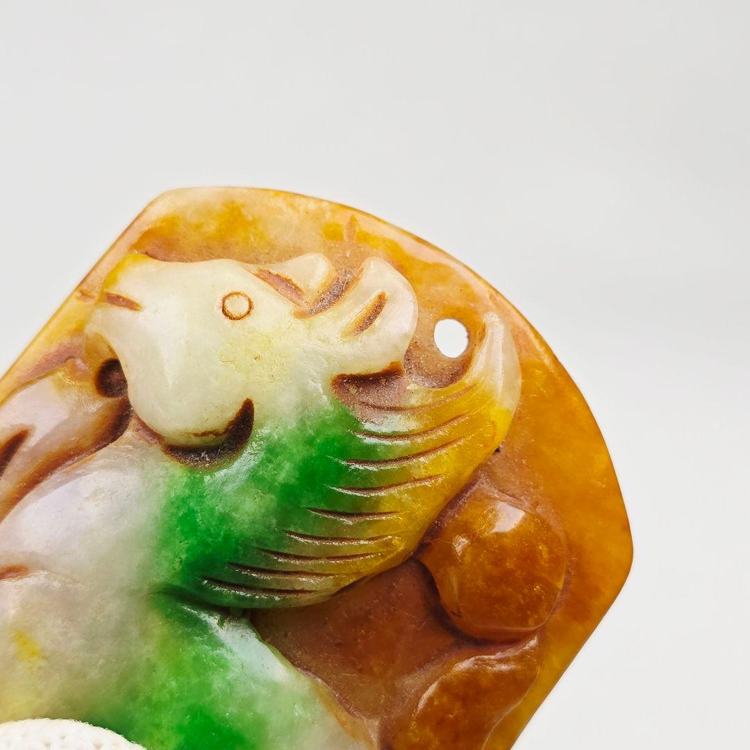 古美術 古翡翠 高浮彫 駿馬紋 馬到成功 根付 玉佩 縁起物 美品 - メルカリ