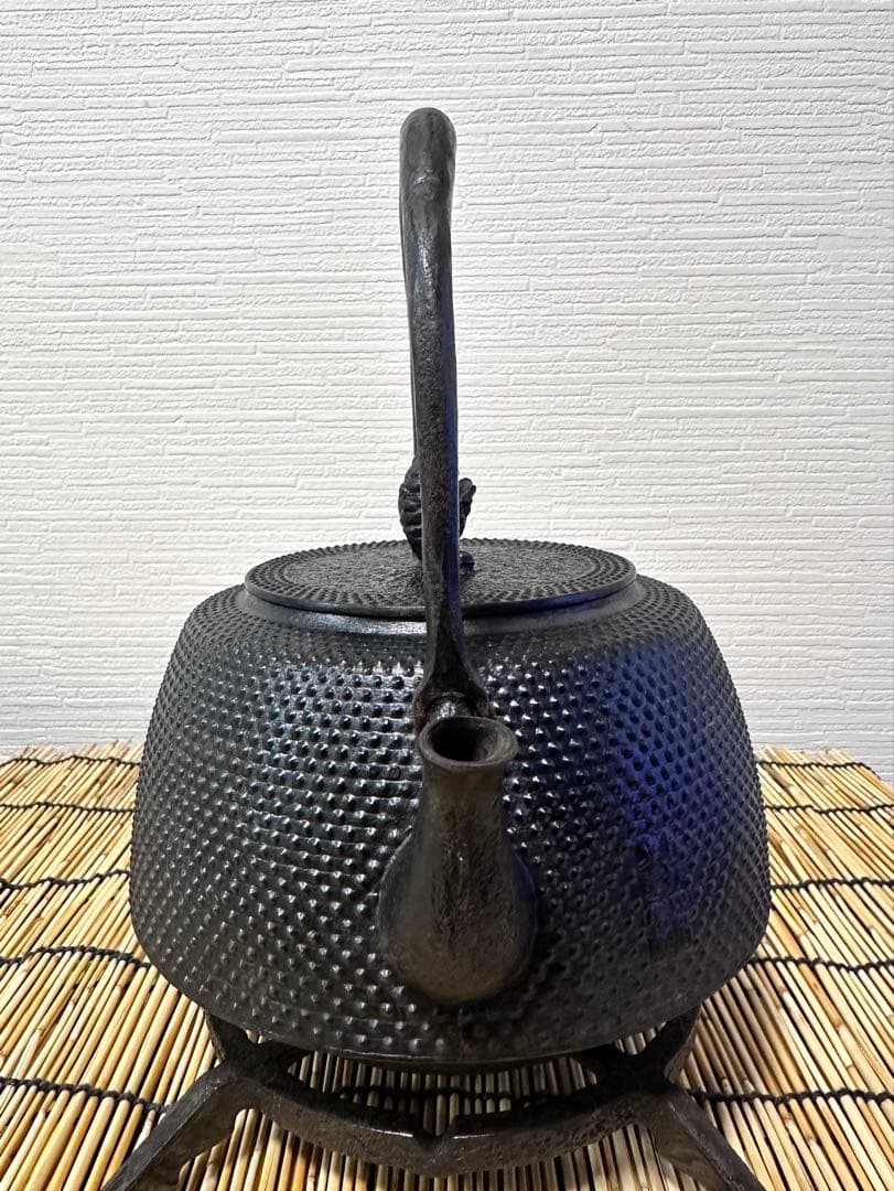 未使用品、長期保管品、栞付　南部岩鋳造　１５型九重アラレ　南部鉄瓶　南部鉄器