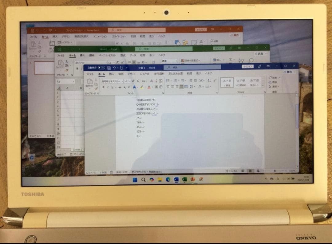 東芝ノートPC 高スペック Win11 Corei7 16G SSD256G - メルカリ