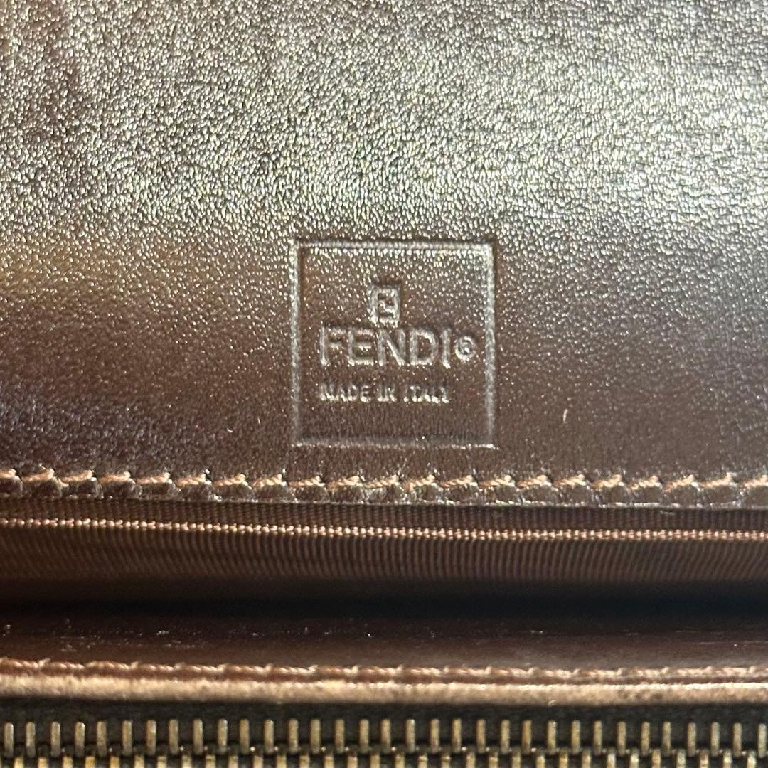 FENDI ズッカ　二つ折り財布　 コンパクトウォレット　コーナージップ