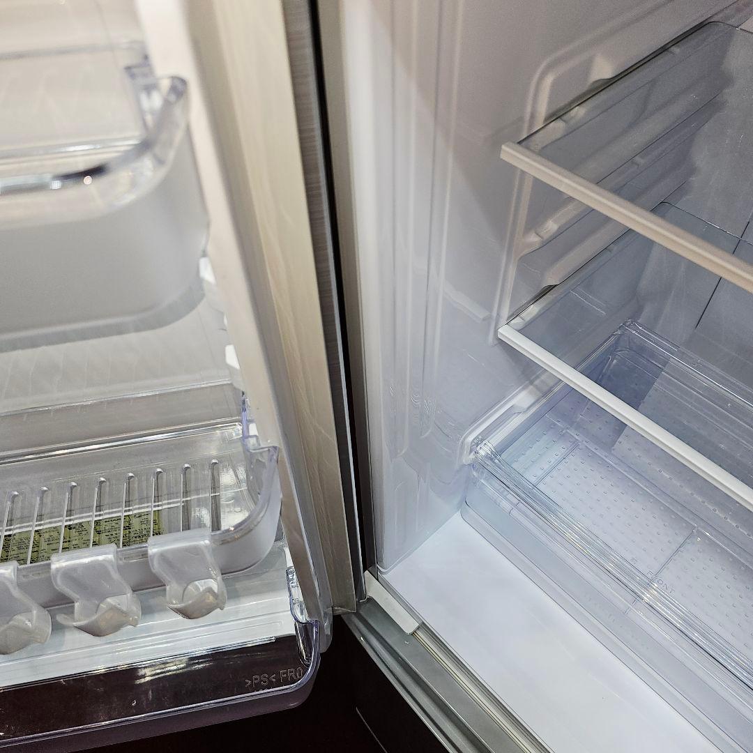 ホワイト冷凍庫 透明棚付き