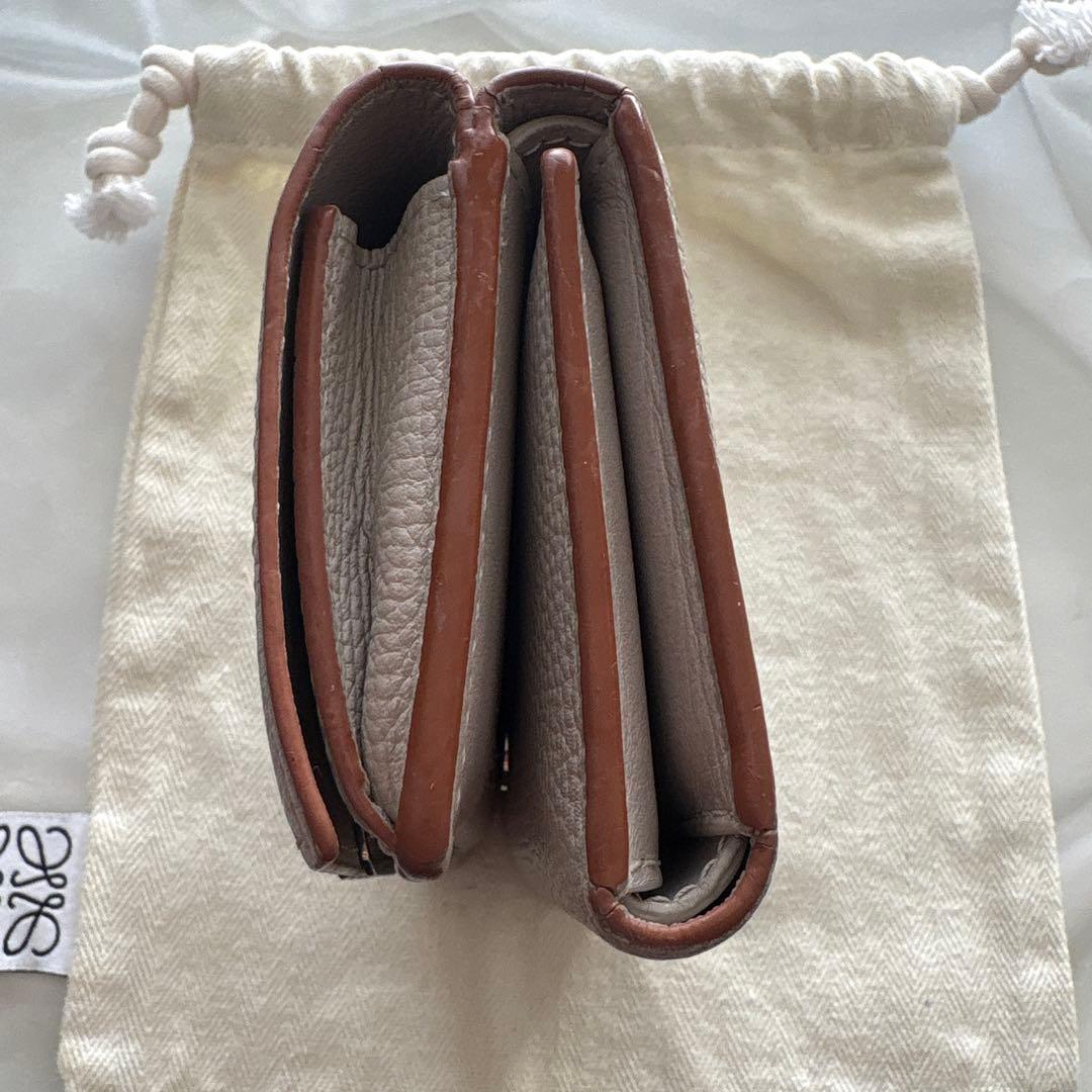 LOEWE 三つ折り財布 グレージュ