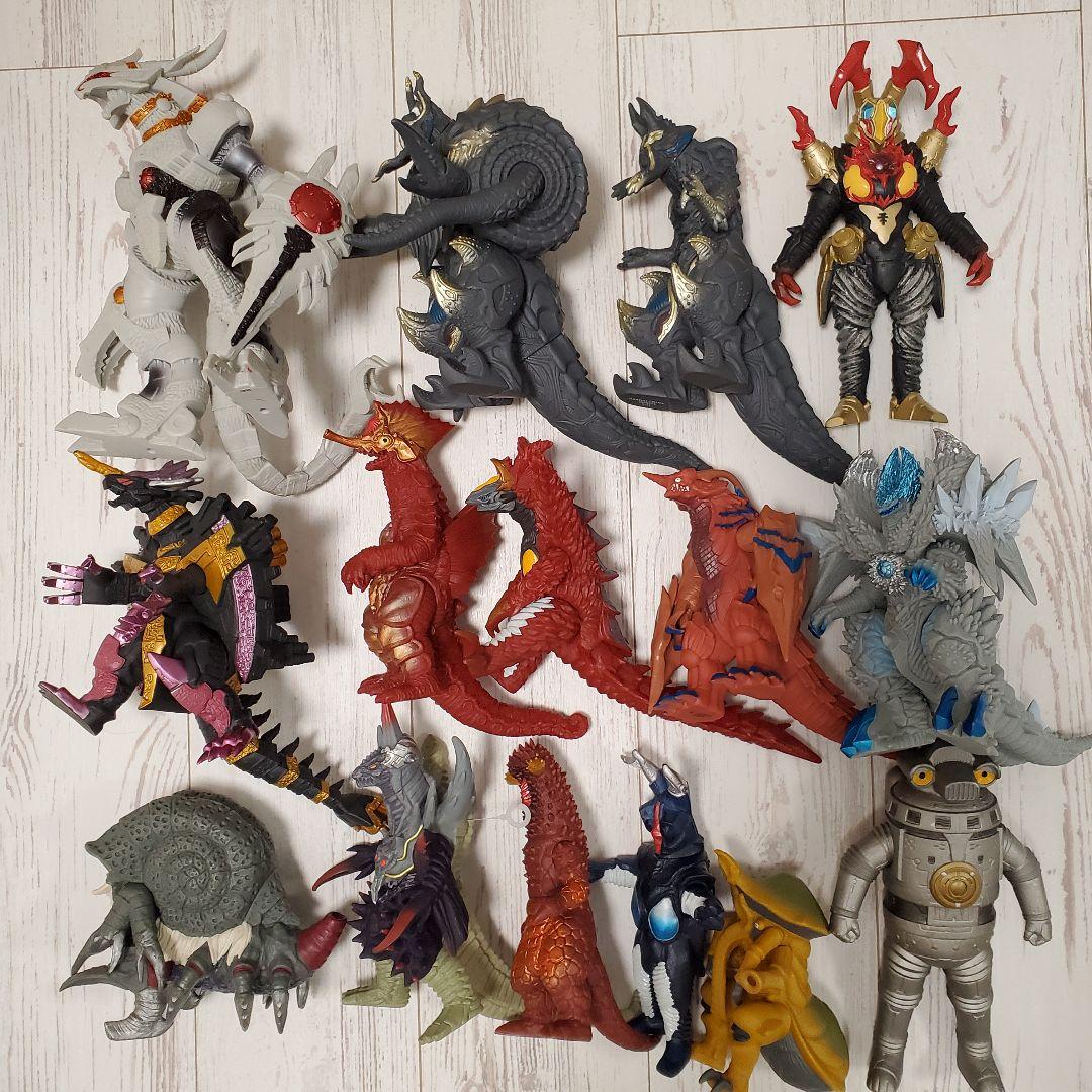 ウルトラマン ソフビ まとめ売り - メルカリ